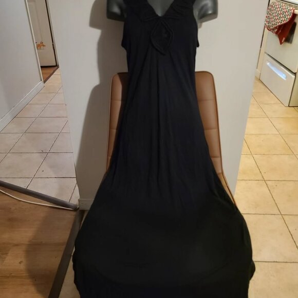 Comfy black maxi dress but Olive and Oak. - Picture 2 of 7